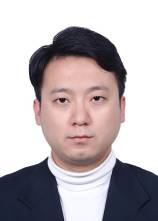 馮梓璉證件照.jpg