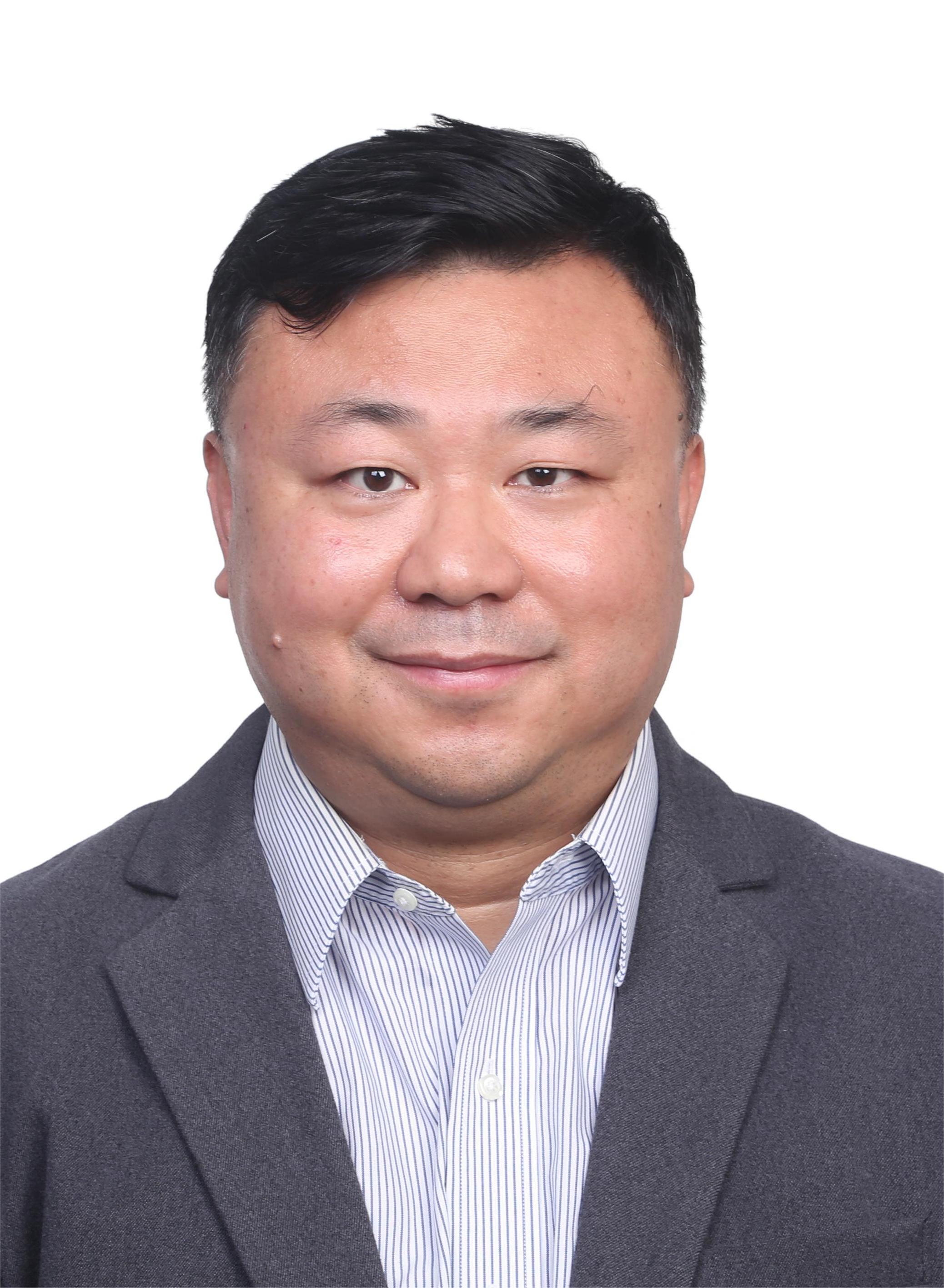 李林-證件照2.jpg